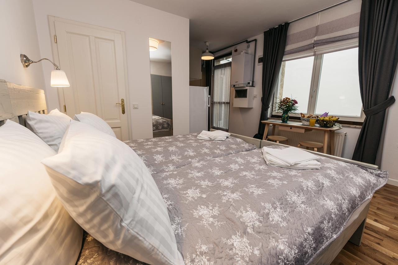 Yellowboot Aparthotel Sibiu Exteriör bild