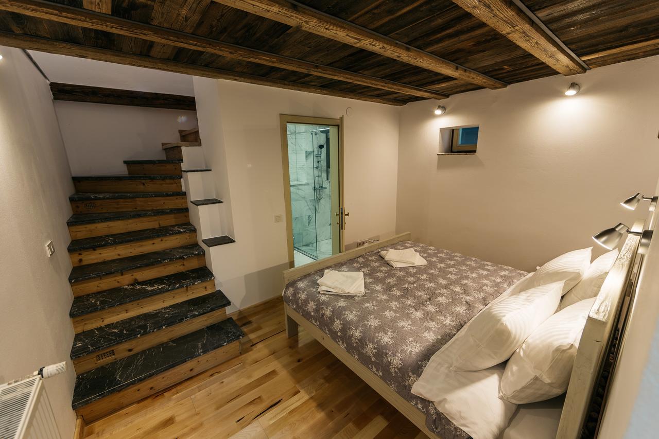 Yellowboot Aparthotel Sibiu Exteriör bild