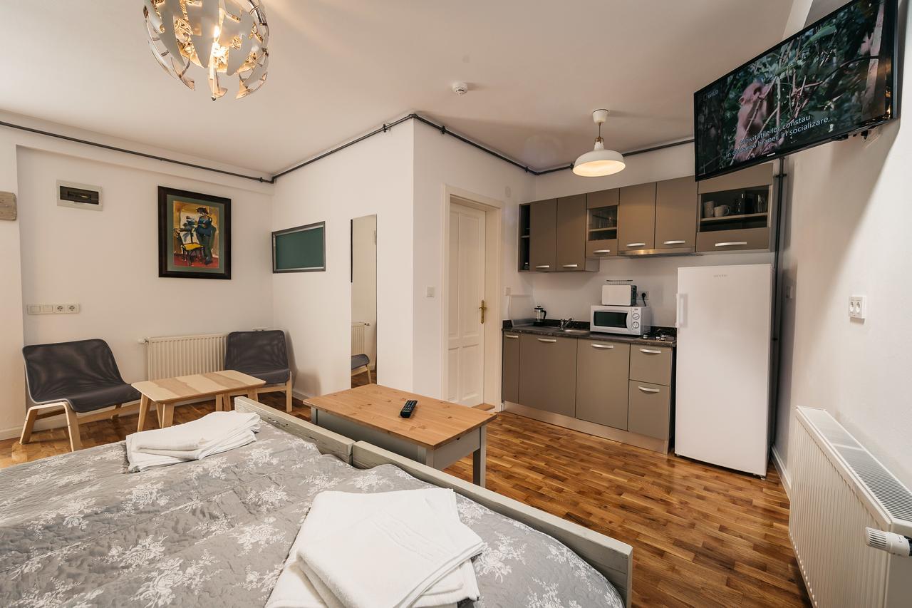 Yellowboot Aparthotel Sibiu Exteriör bild