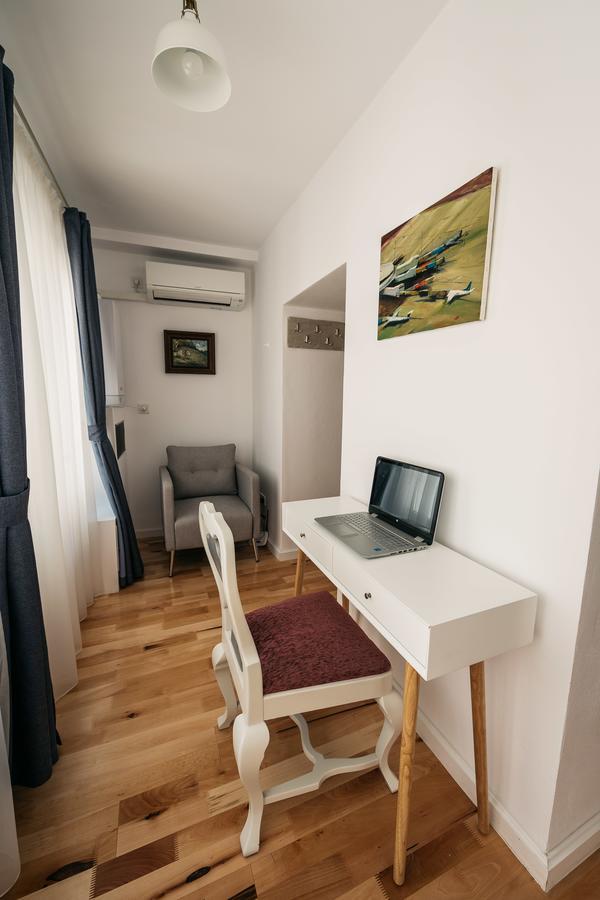 Yellowboot Aparthotel Sibiu Exteriör bild