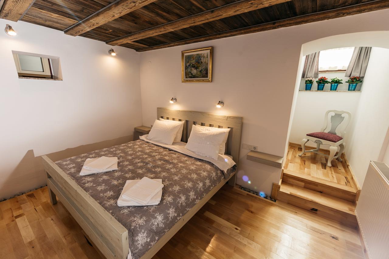 Yellowboot Aparthotel Sibiu Exteriör bild