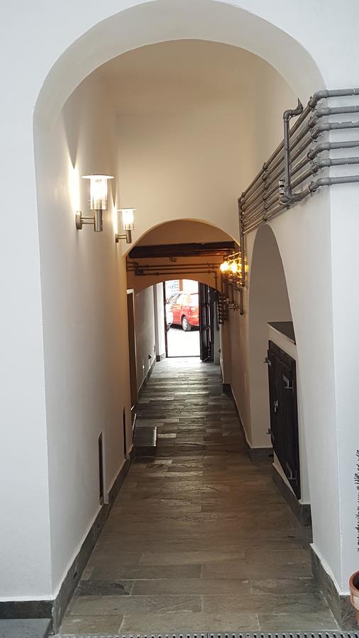 Yellowboot Aparthotel Sibiu Exteriör bild